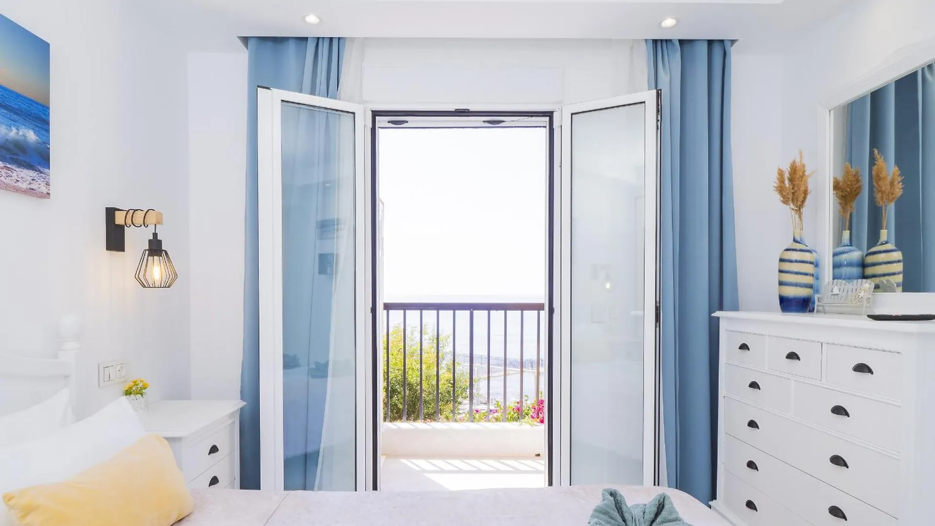 Cubo'S El Faro Beach Apartment With Pool Sitio de Calahonda